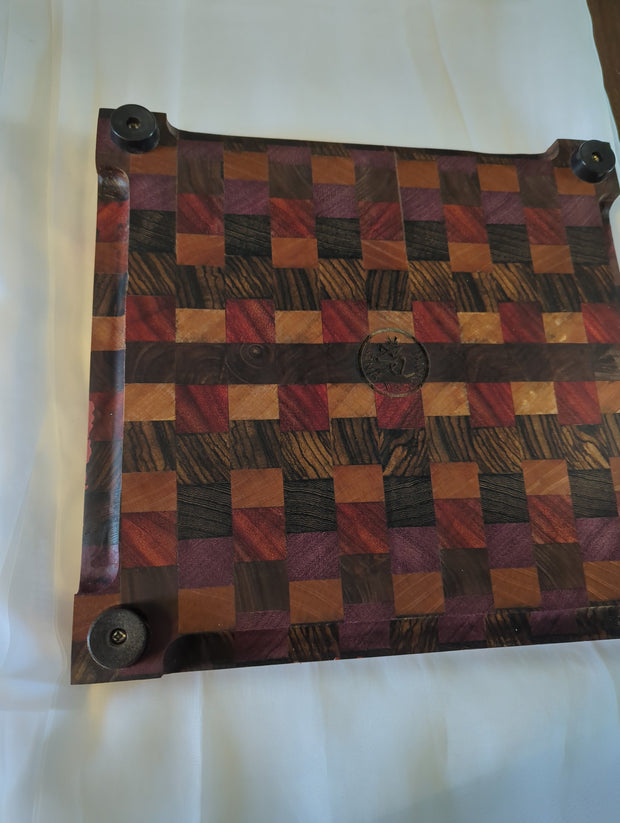 Cutting board end grain with variations of different wood species