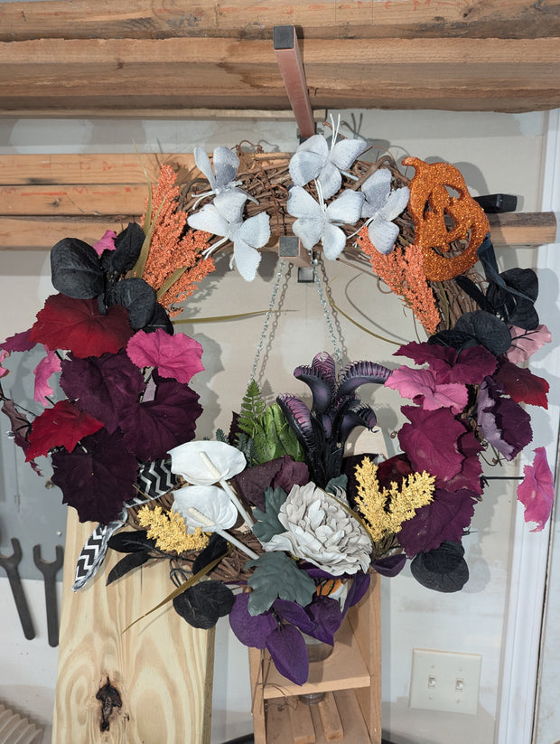 Wreath Halloween door decor 18 inches with ghost