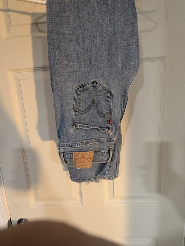 Apparel Women's Pants size 6 Levi's Jeans