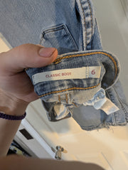 Apparel Women's Pants size 6 Levi's Jeans