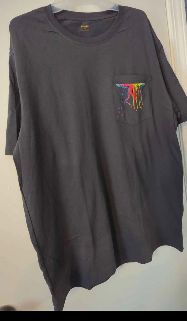 Apparel, unisex T-Shirt, extra-large XL, short sleeve, gray with decal of a dripping paint under pocket