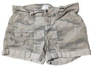 Apparel Women's Shorts size 6 camouflage Time and True