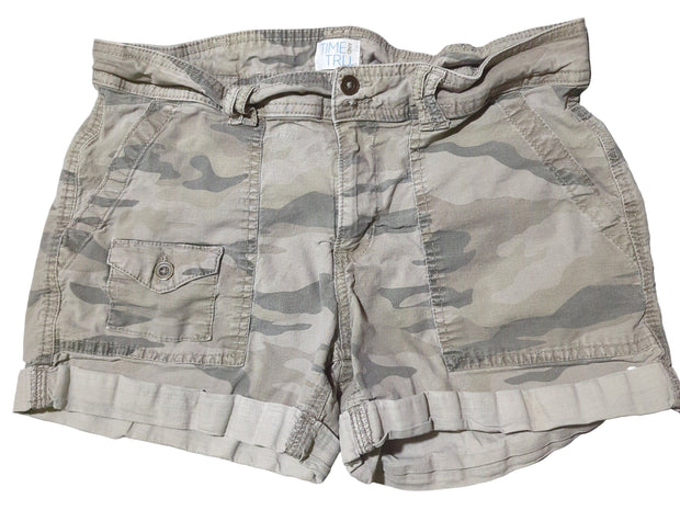 Apparel Women's Shorts size 6 camouflage Time and True