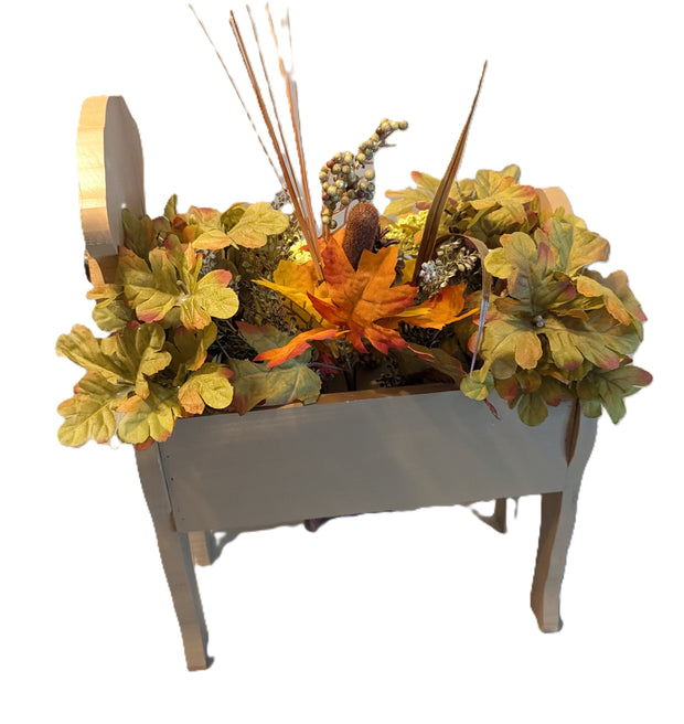 Planter shaped like a labrador for artificial or real flowers